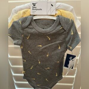 Nike onesies (3 pack) size-6 months